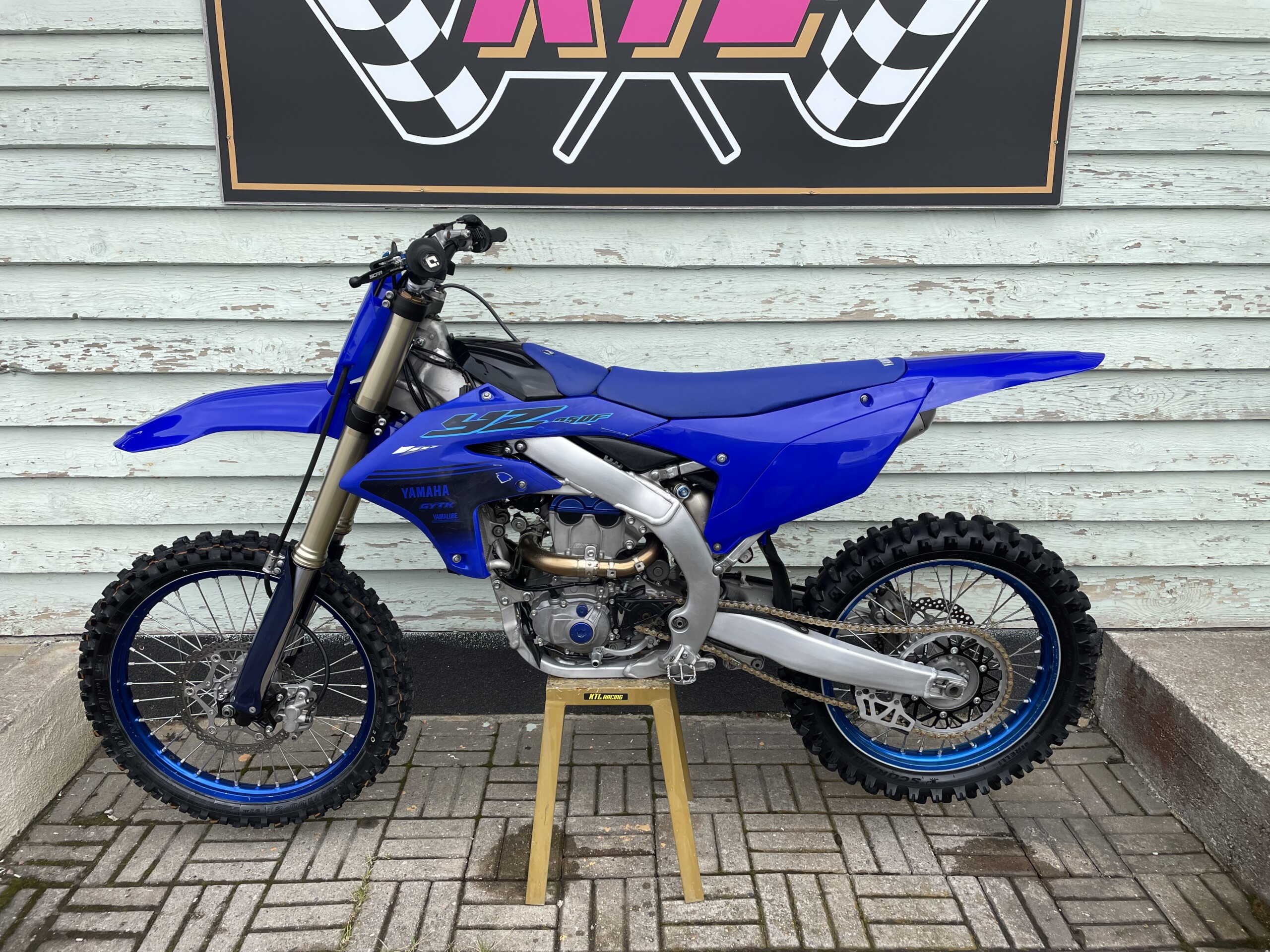 YAMAHA YZ250F 2024 - Image 2