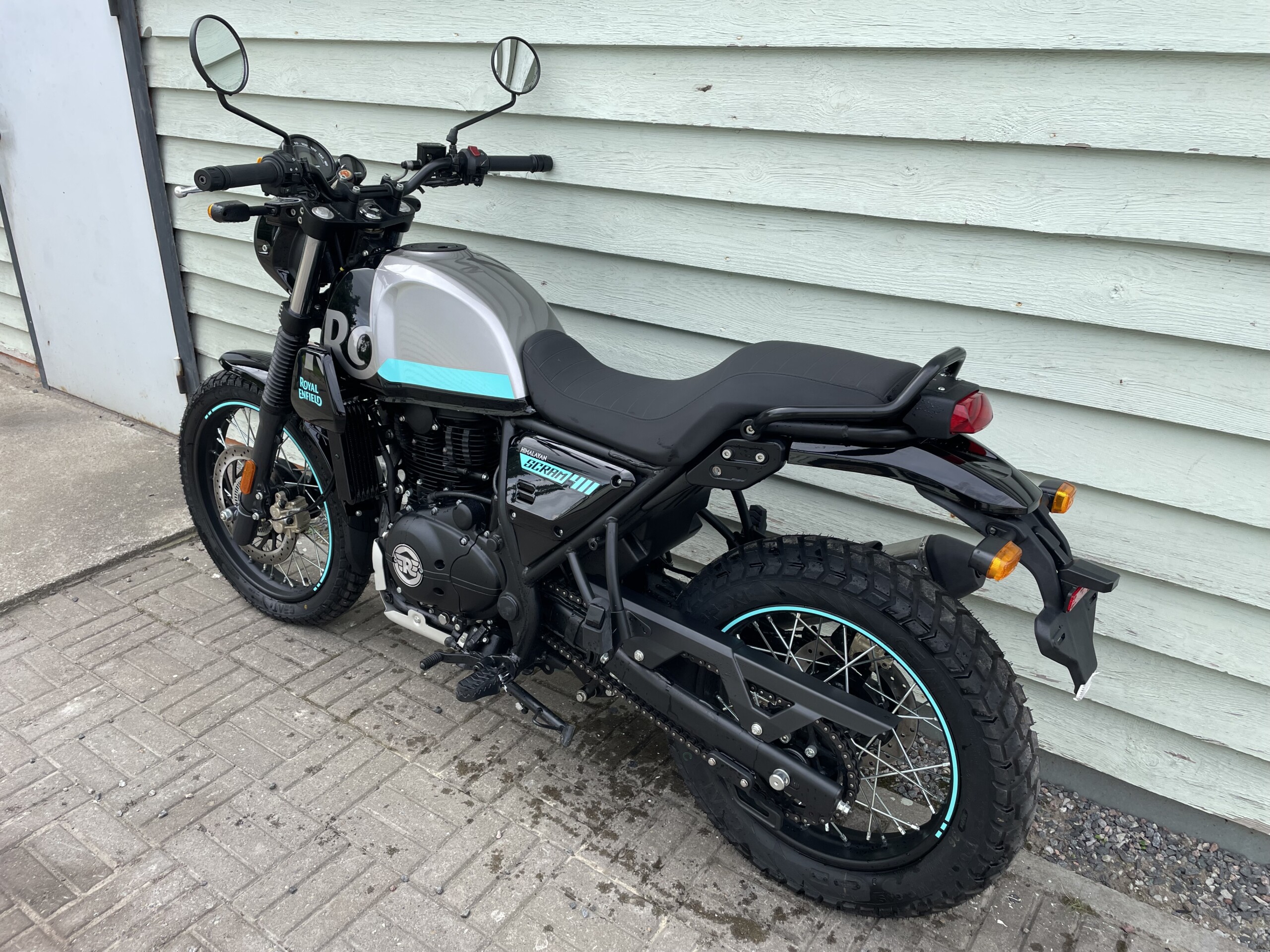 ROYAL ENFIELD SCRAM 411 2025 - Image 3